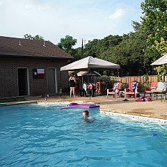 2013_08_0.9-Pool-Party